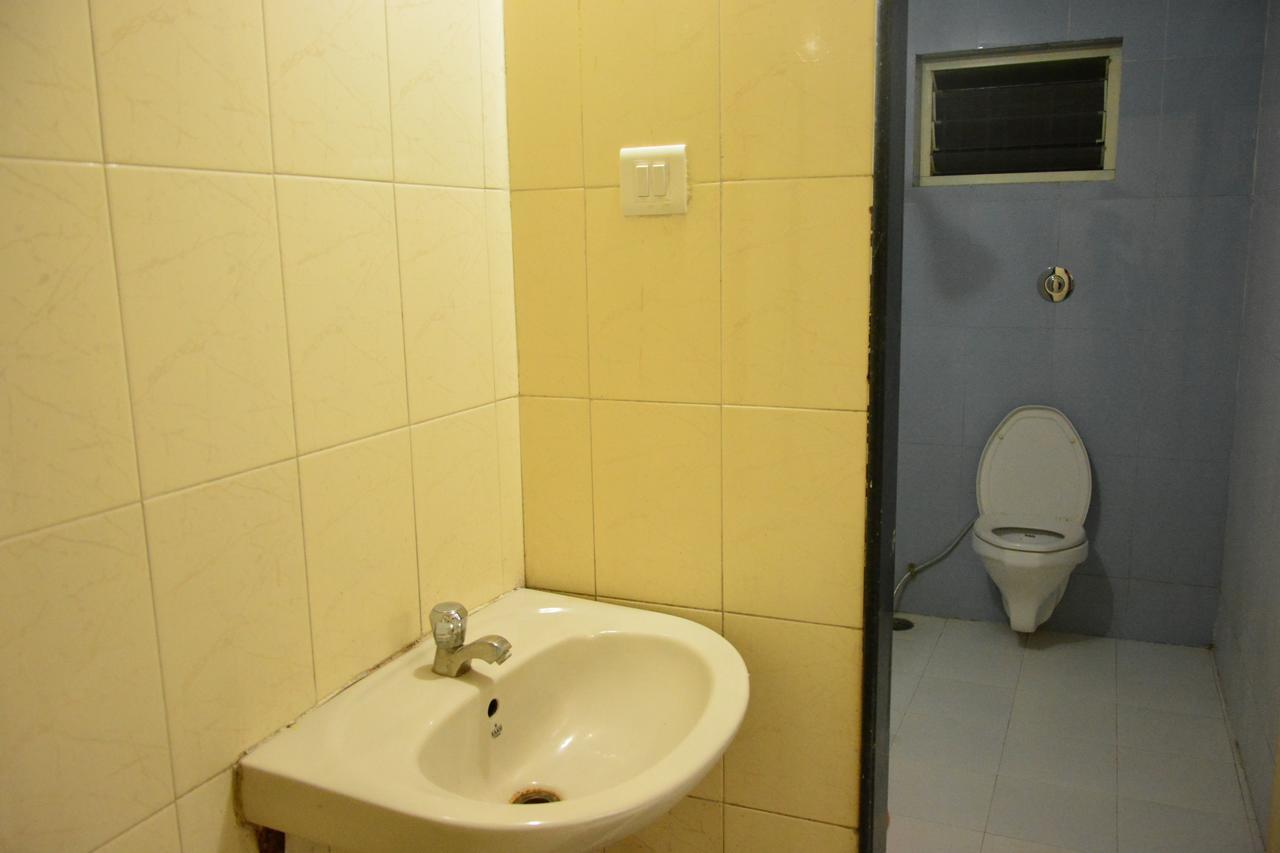 Hotel Madhava Shirdi Eksteriør bilde