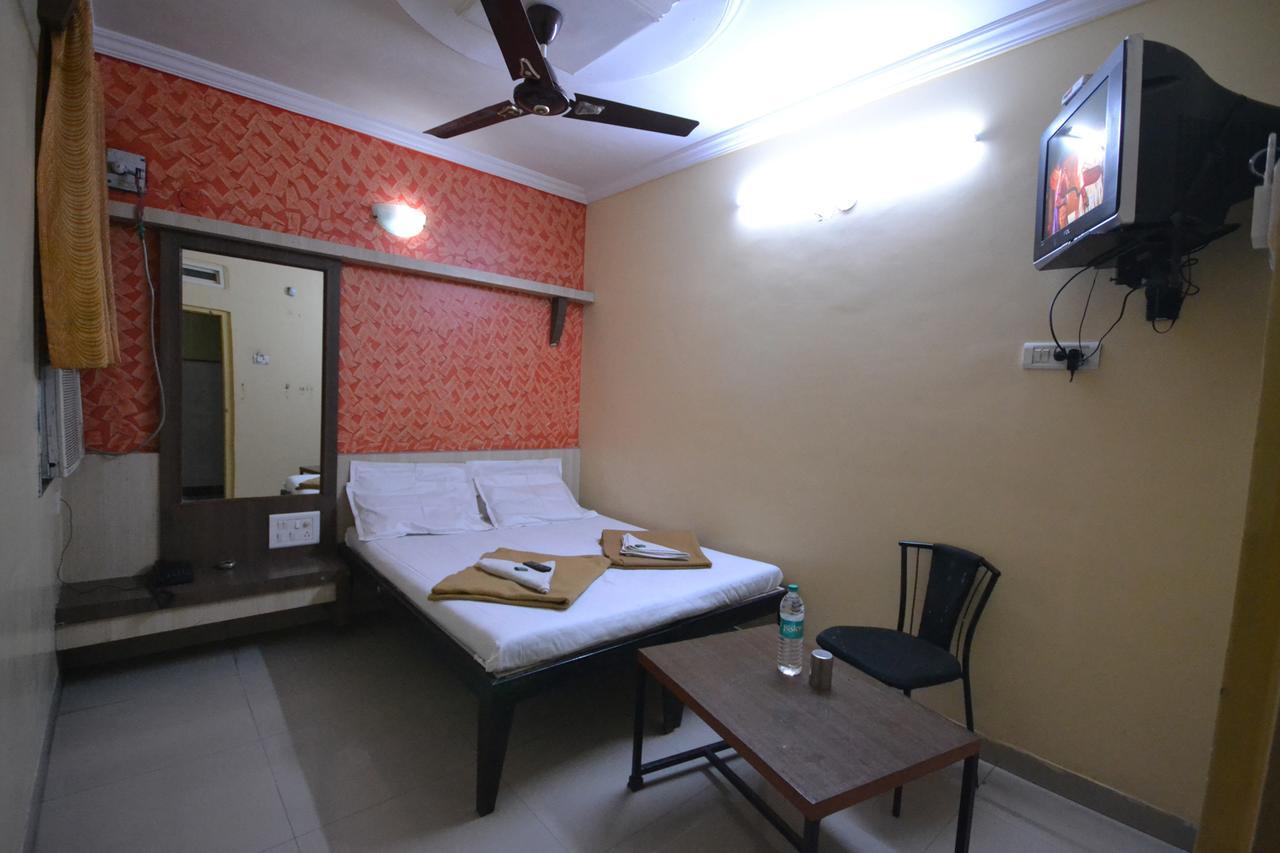 Hotel Madhava Shirdi Eksteriør bilde