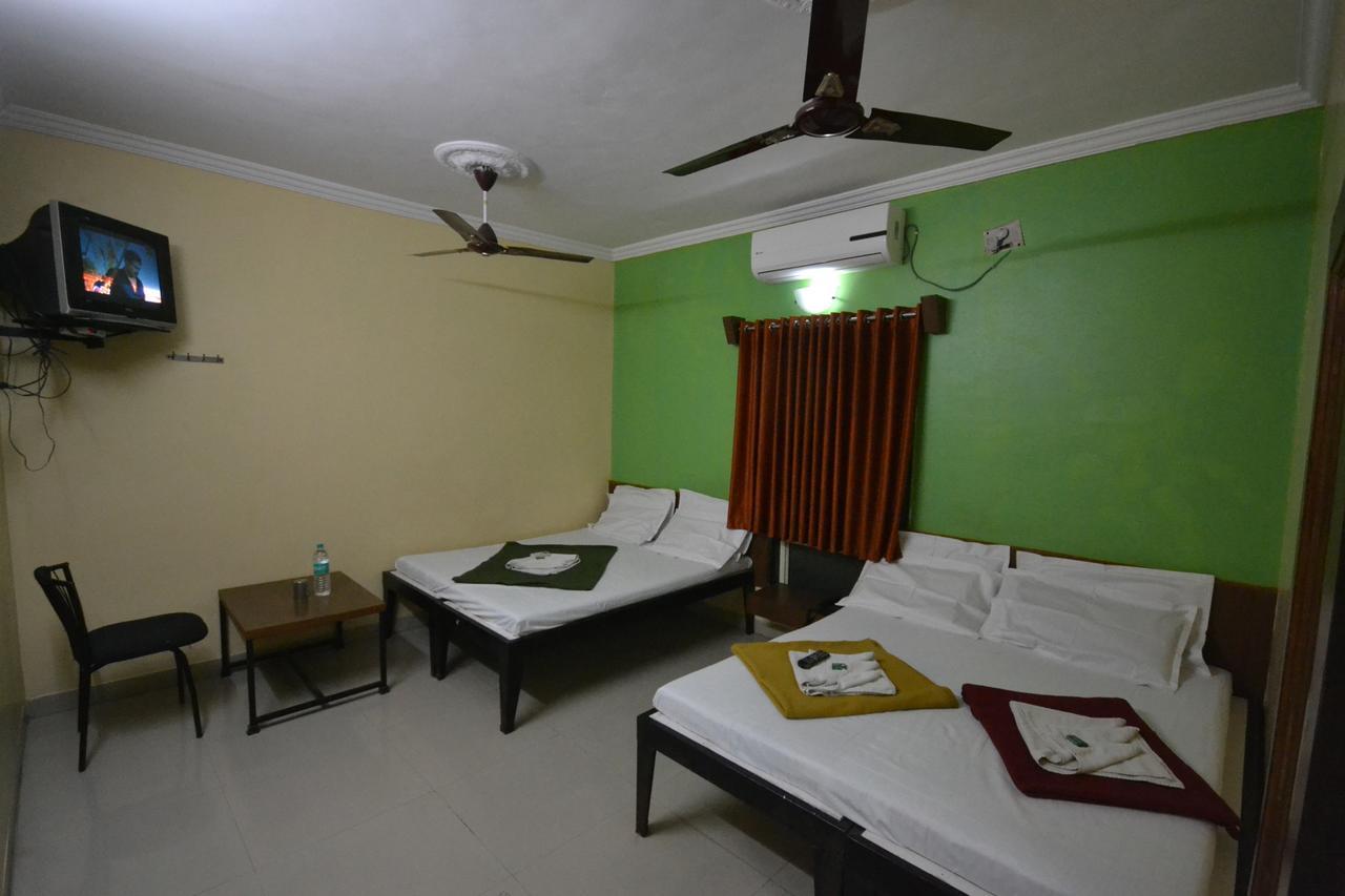Hotel Madhava Shirdi Eksteriør bilde