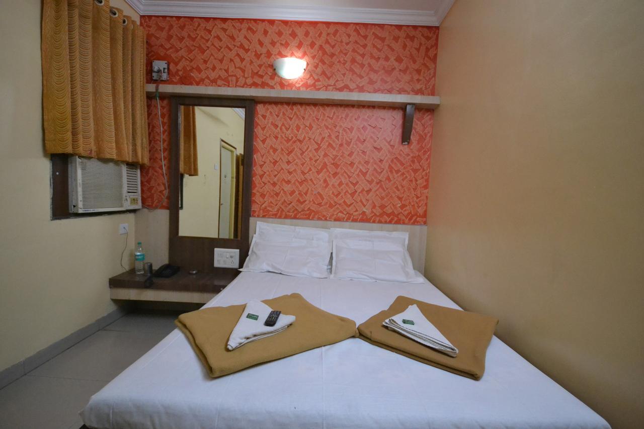 Hotel Madhava Shirdi Eksteriør bilde