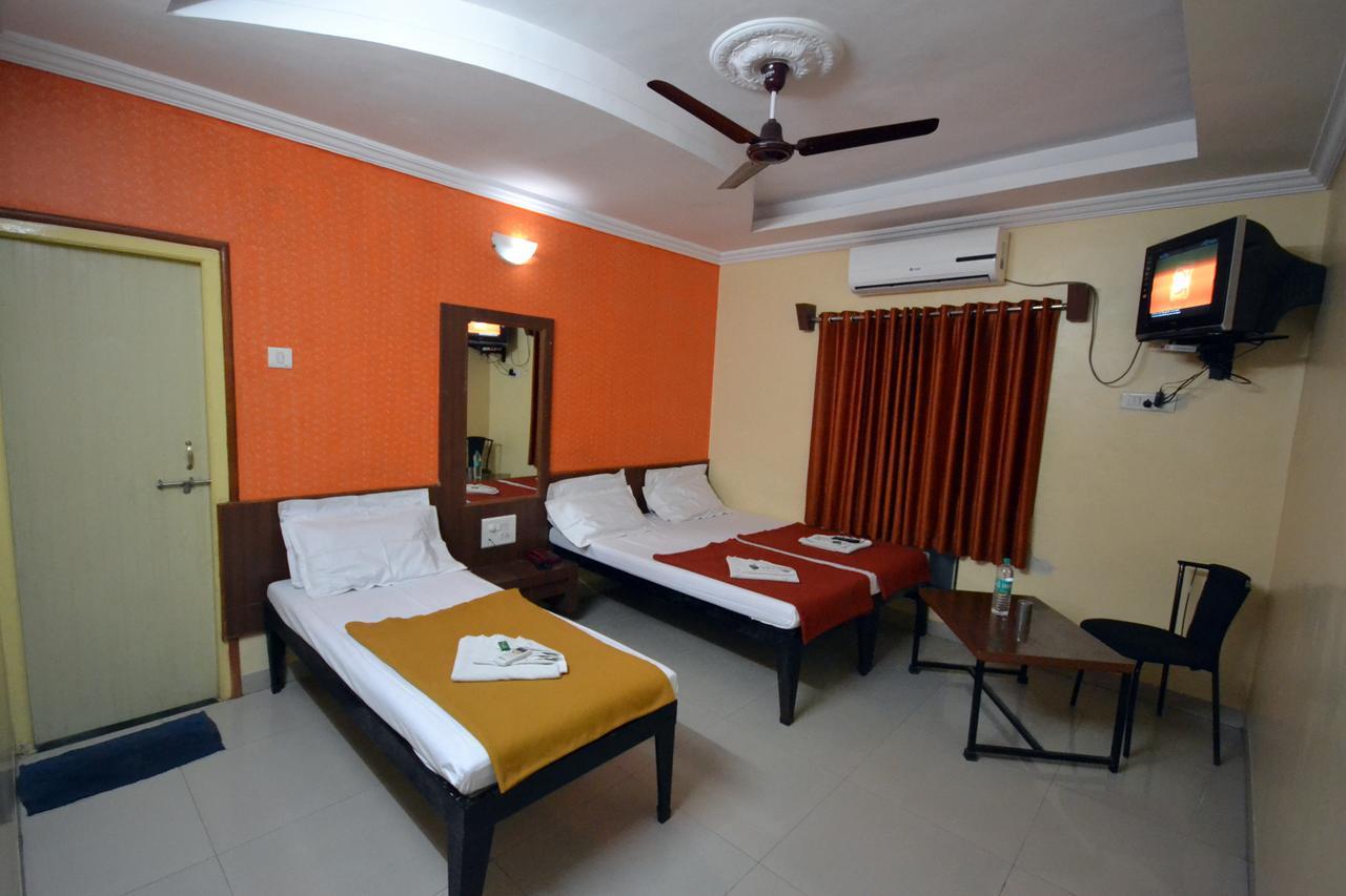 Hotel Madhava Shirdi Eksteriør bilde