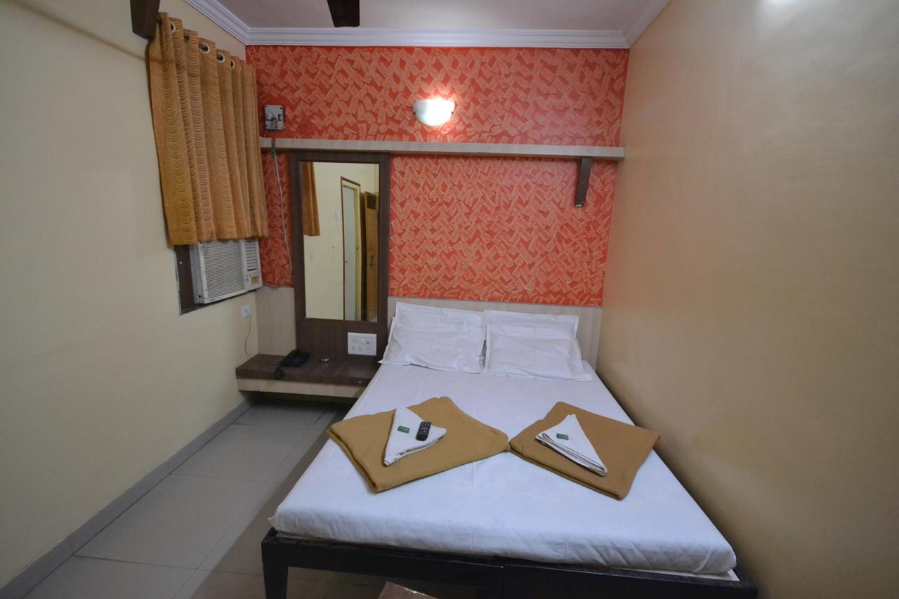 Hotel Madhava Shirdi Eksteriør bilde