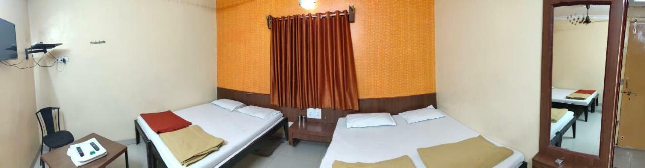 Hotel Madhava Shirdi Eksteriør bilde